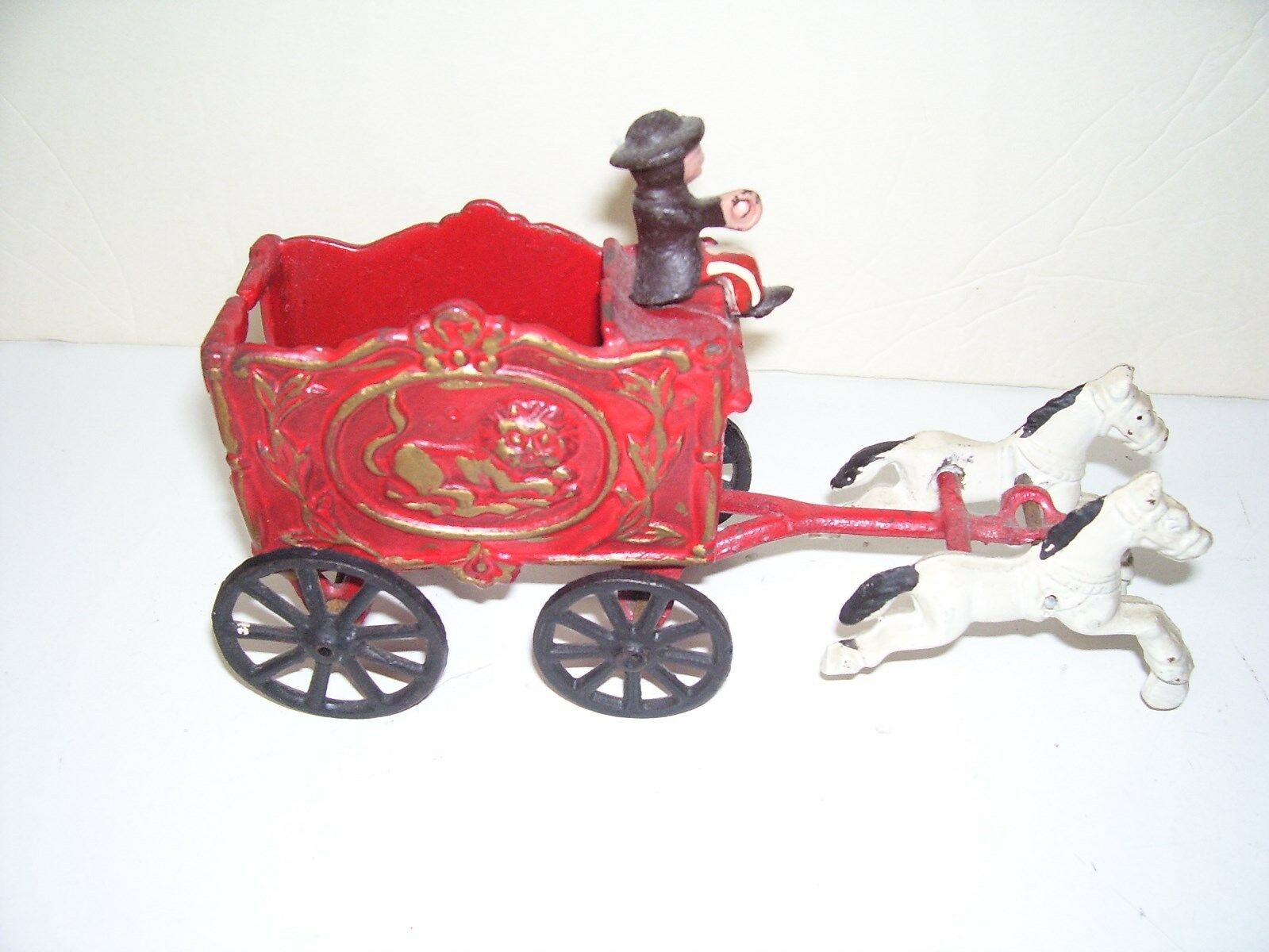 Vintage Metal Old Time Circus Wagon Pulled By 2 Horses Driver Toy Good Condition